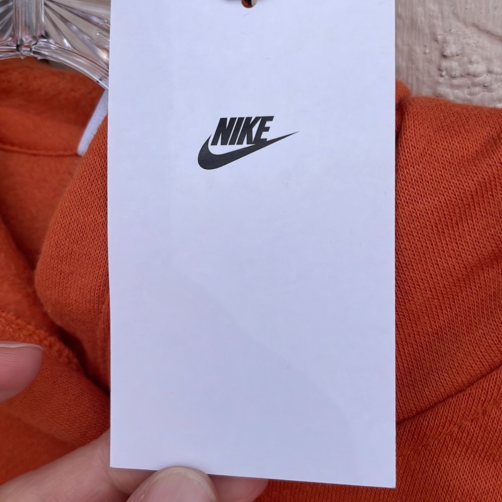 Nike NWT Sweatshirt - Picture 2 of 4